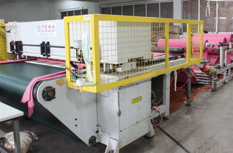 Automatic cutting press